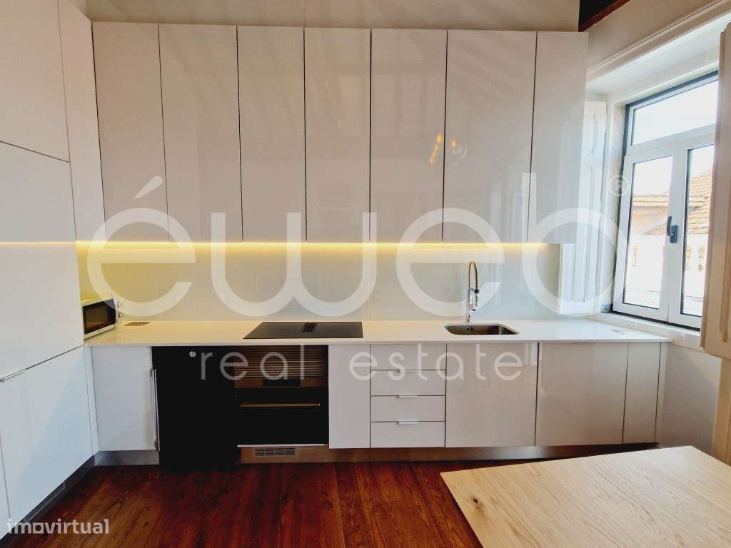 Penthouse T2 em plena Baixa de Setúbal-12