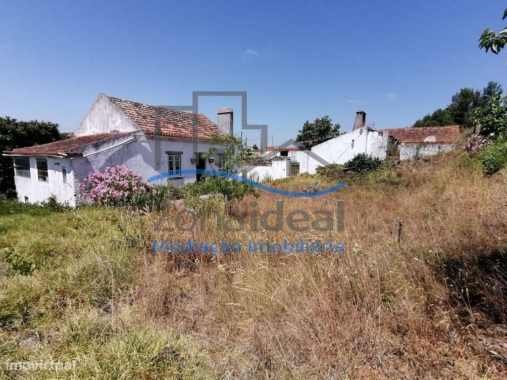 Moradia com anexos e terreno - Localizada em Alenquer - Grande imagem: 4/47