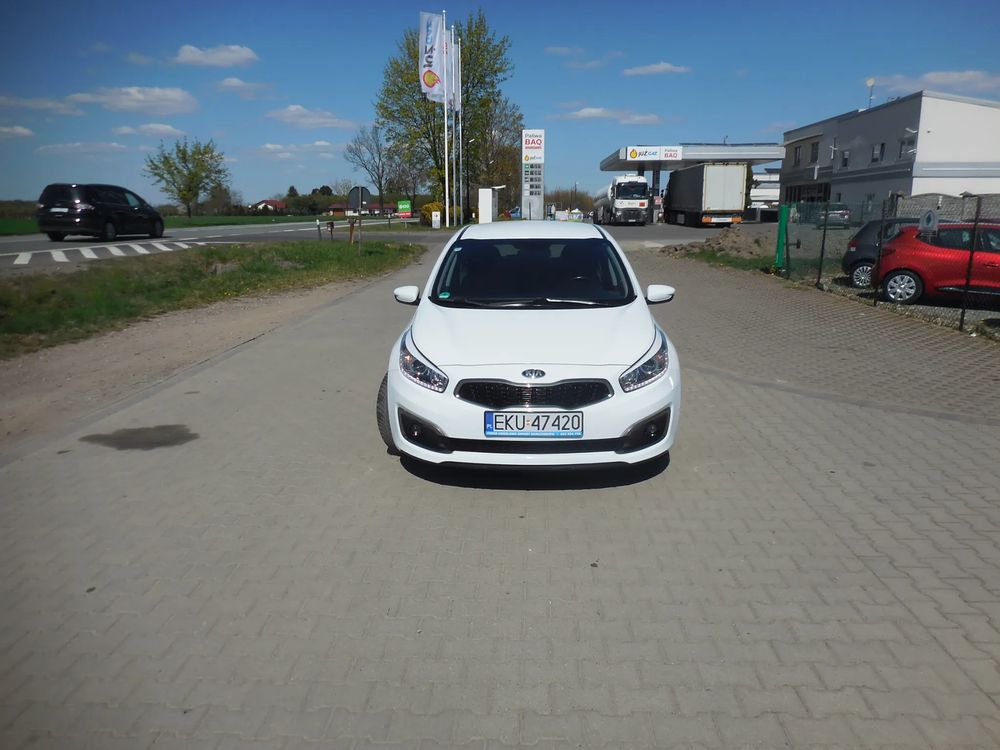 Kia Ceed II 1.6 CRDi 136 ISG Dream Team Edition 2015