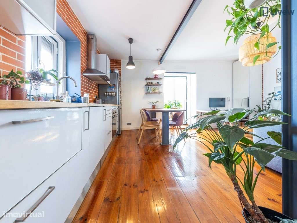 Apartamento T1 renovado e com ótima exposição solar-5