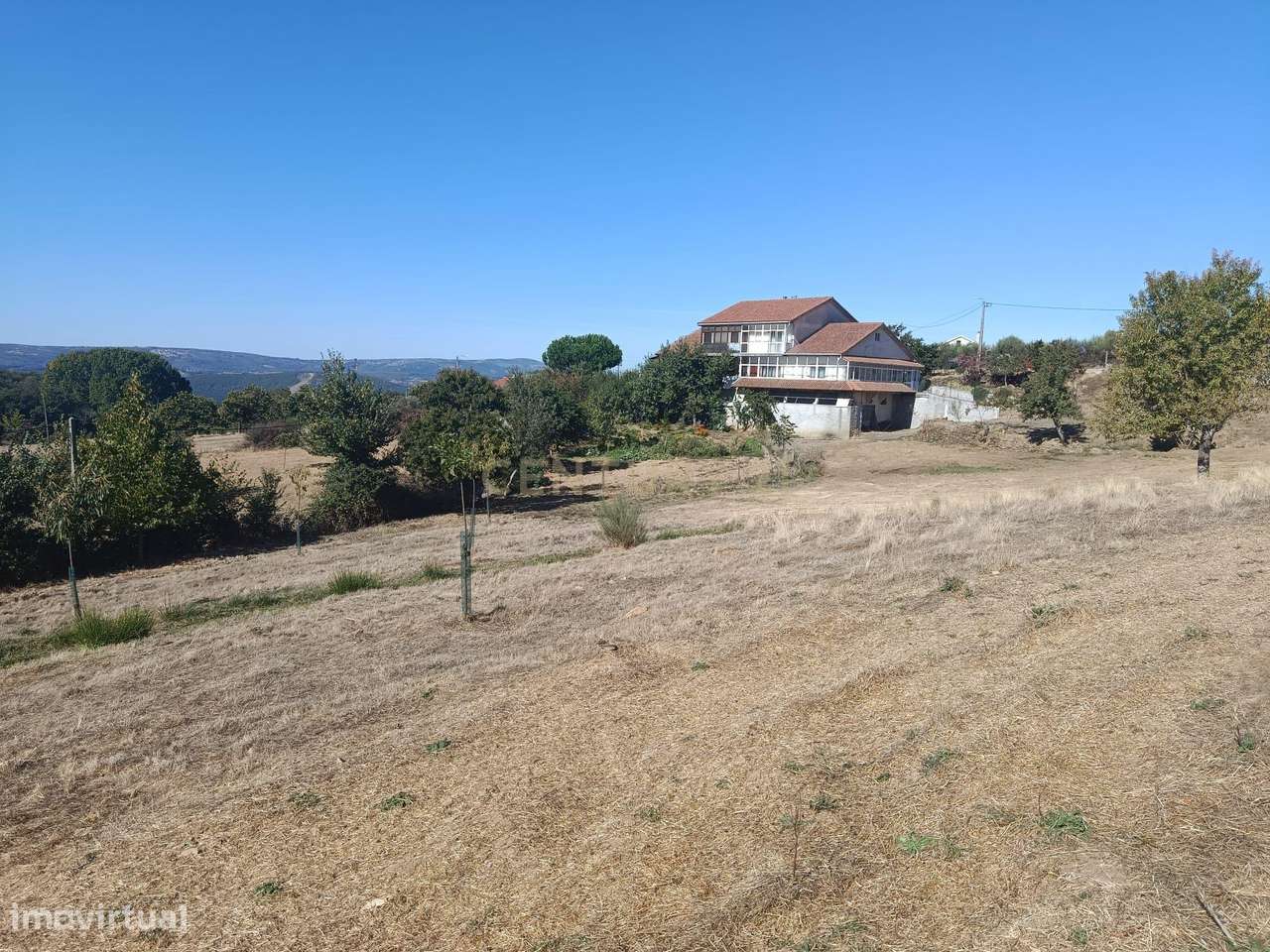 Espaçosa Moradia T5 em Brito de Lomba - Vinhais - Grande imagem: 4/34