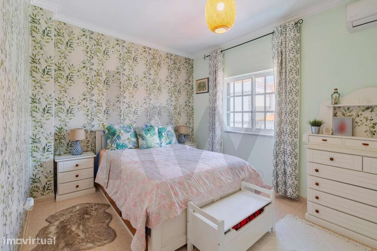 Moradia T3+2 com Piscina e Cave Independente — Quinta do Conde-18