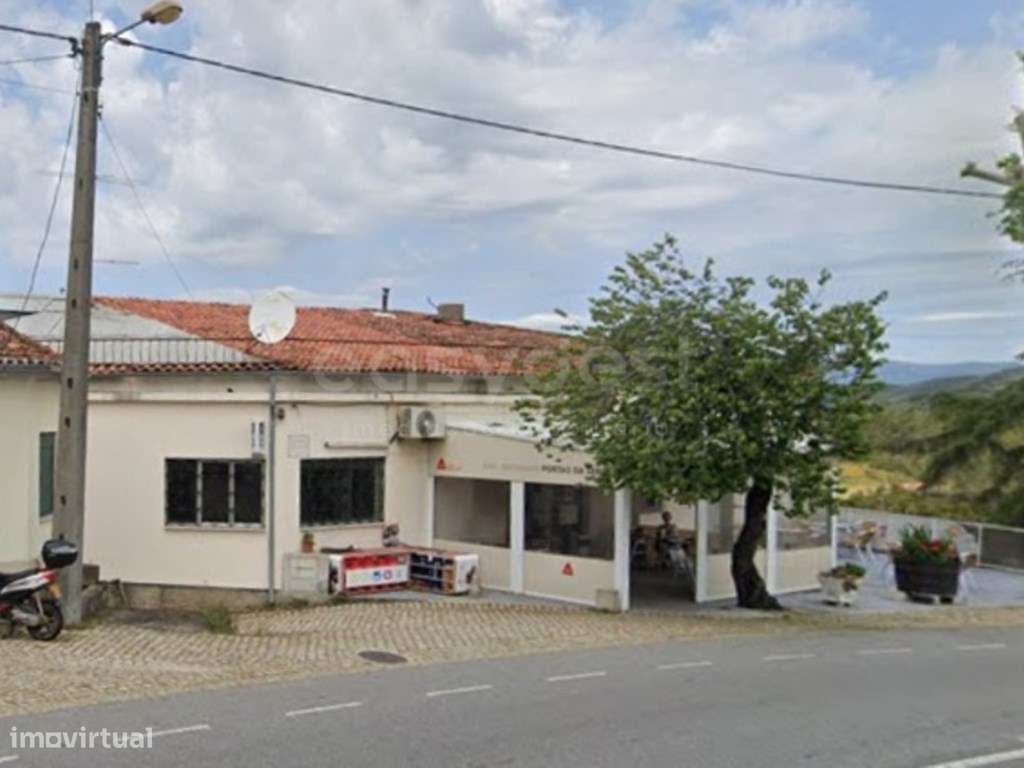 Moradia com estabelecimento comercial em Salgueiro do Campo - Grande imagem: 2/9