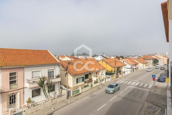 T3 (2+1) com aproveitamento de sótão e garagem, Foros de Amora.-35