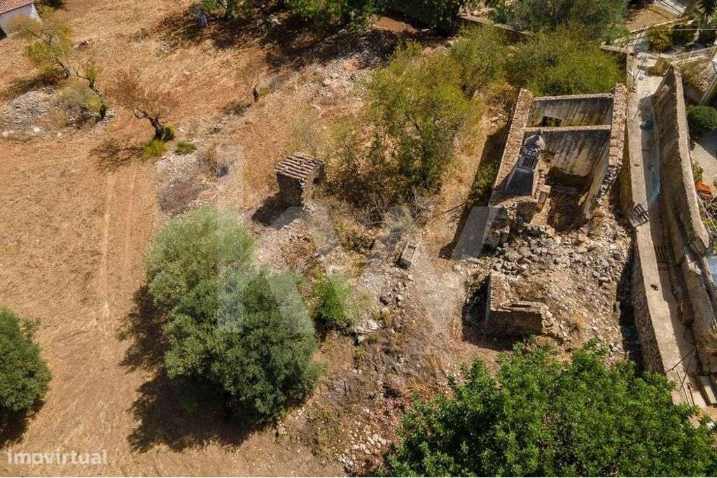 Ruína de 149m2  com terreno no Peral - São Brás de Alportel - Grande imagem: 5/53