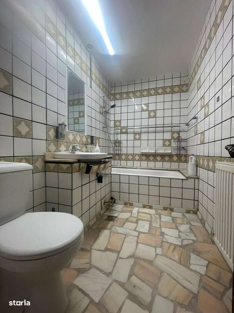 De vanzare duplex cu 4 camere, 3 balcoane,  in zona Hotel Roman - Imagine principală: 4/8