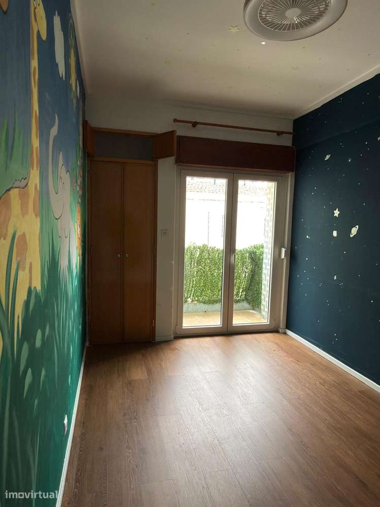 Apartamento T2 em Linda a Velha-18