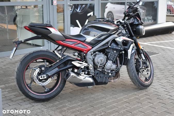 Triumph Street Triple - 1