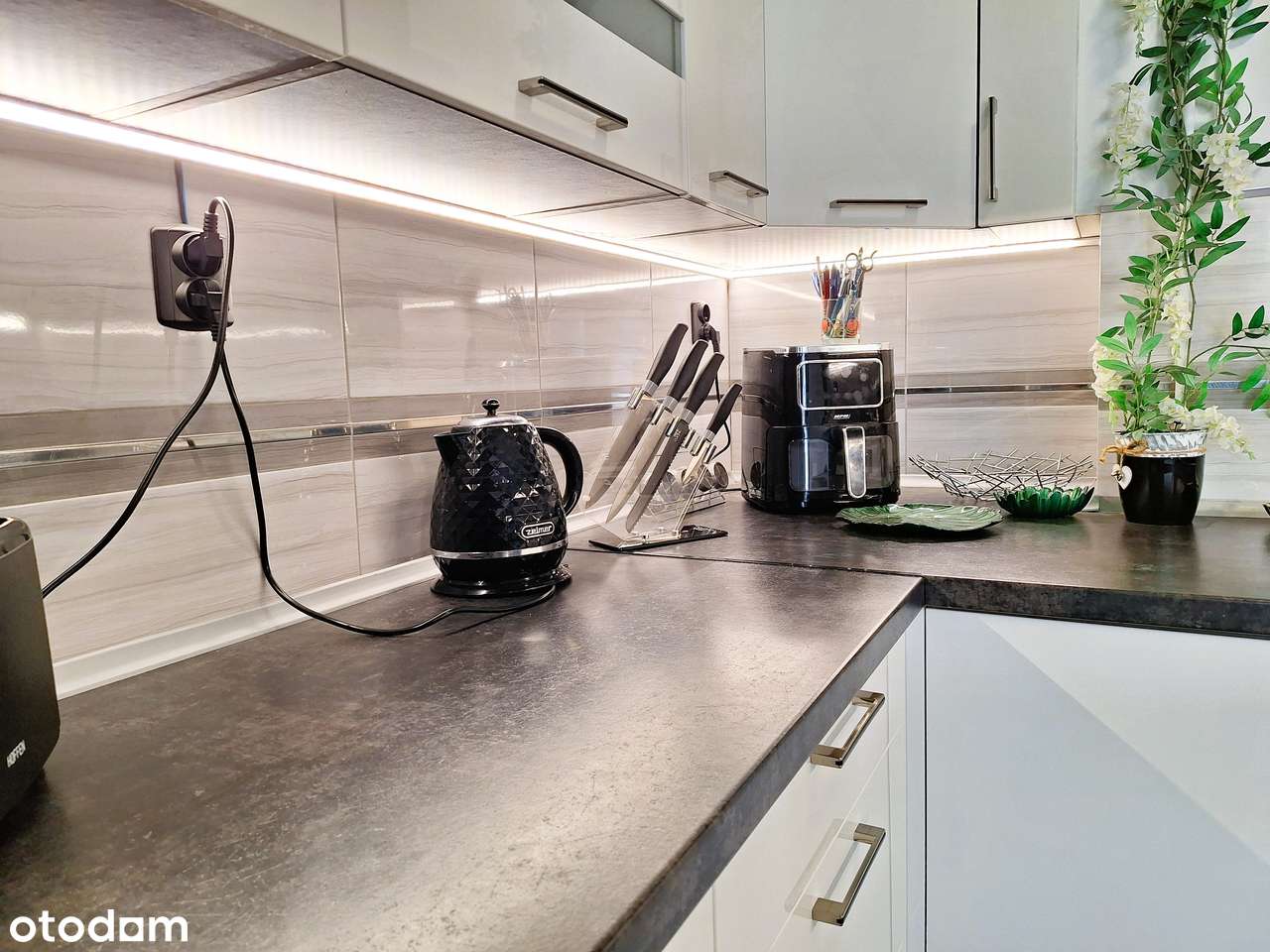 Kawalerka gotowa do wprowadzenia,słoneczne mieszkanie,niskie koszty.-10