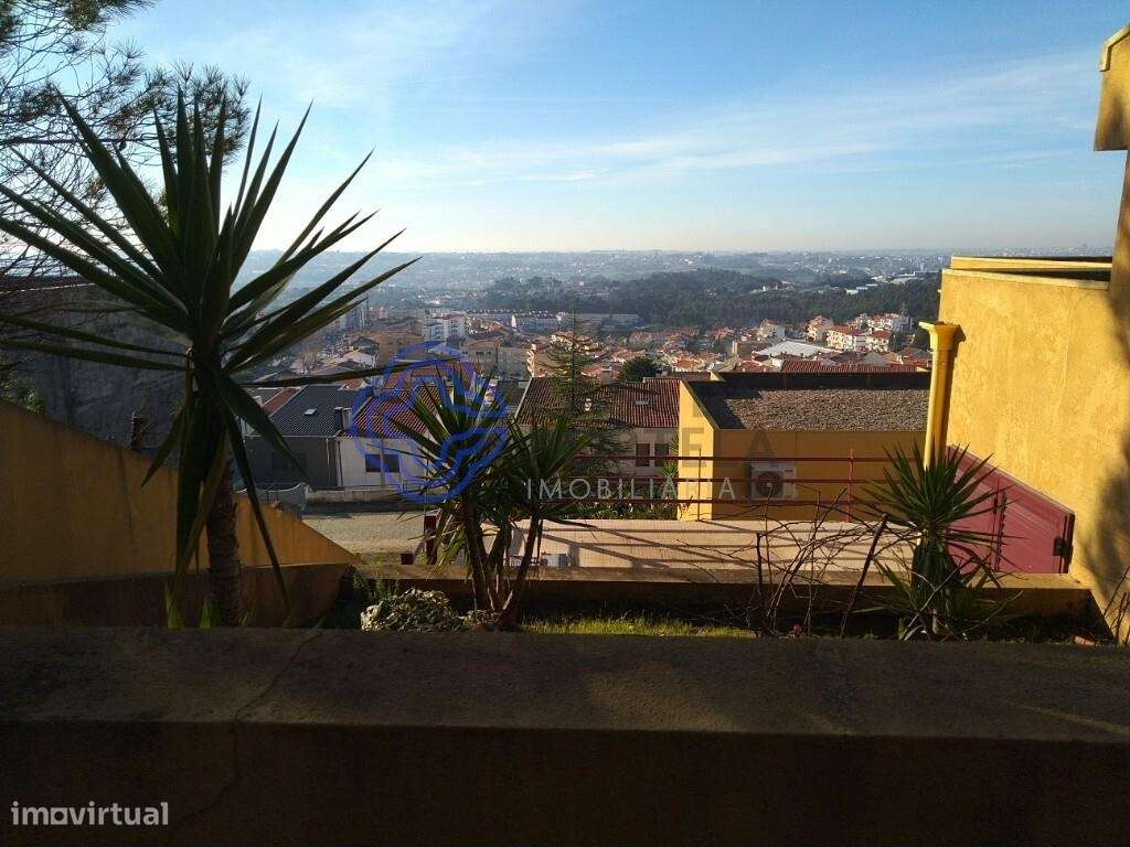 Lindíssima Moradia T6 de quatro frentes - Grande imagem: 4/60