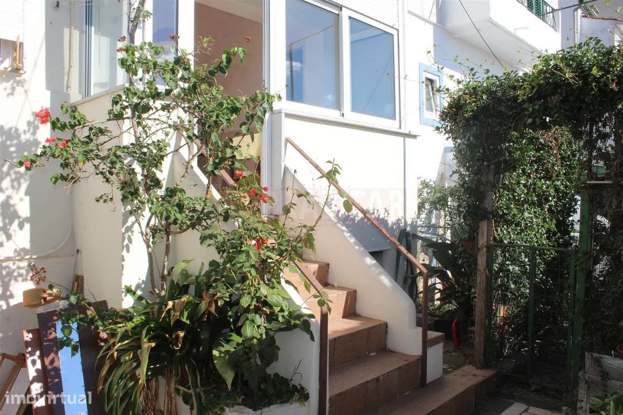 Apartamento T2 com Terraço e Anexo | Olivais-22