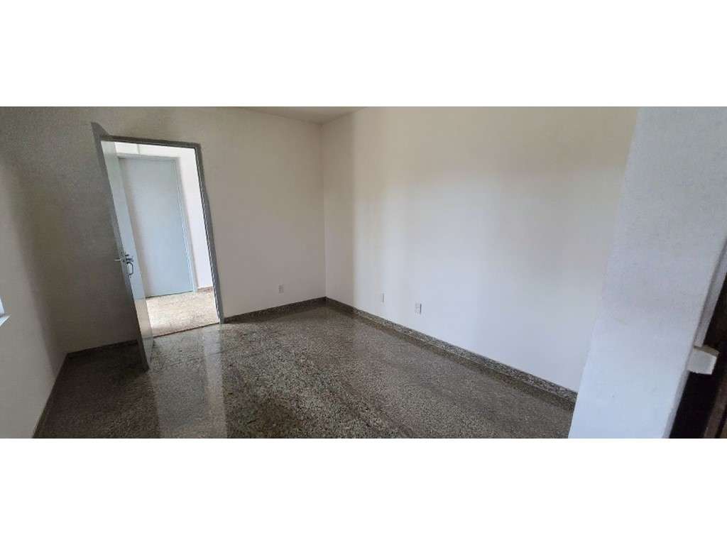 LOTE URBANO c/ 3 Moradias-10