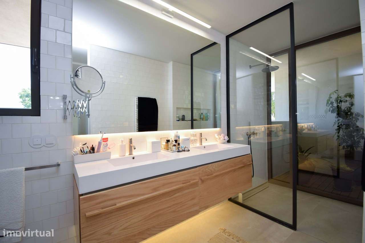 Excelente moradia T5+1 no condomínio da Quinta do Perú, Azeitão-37