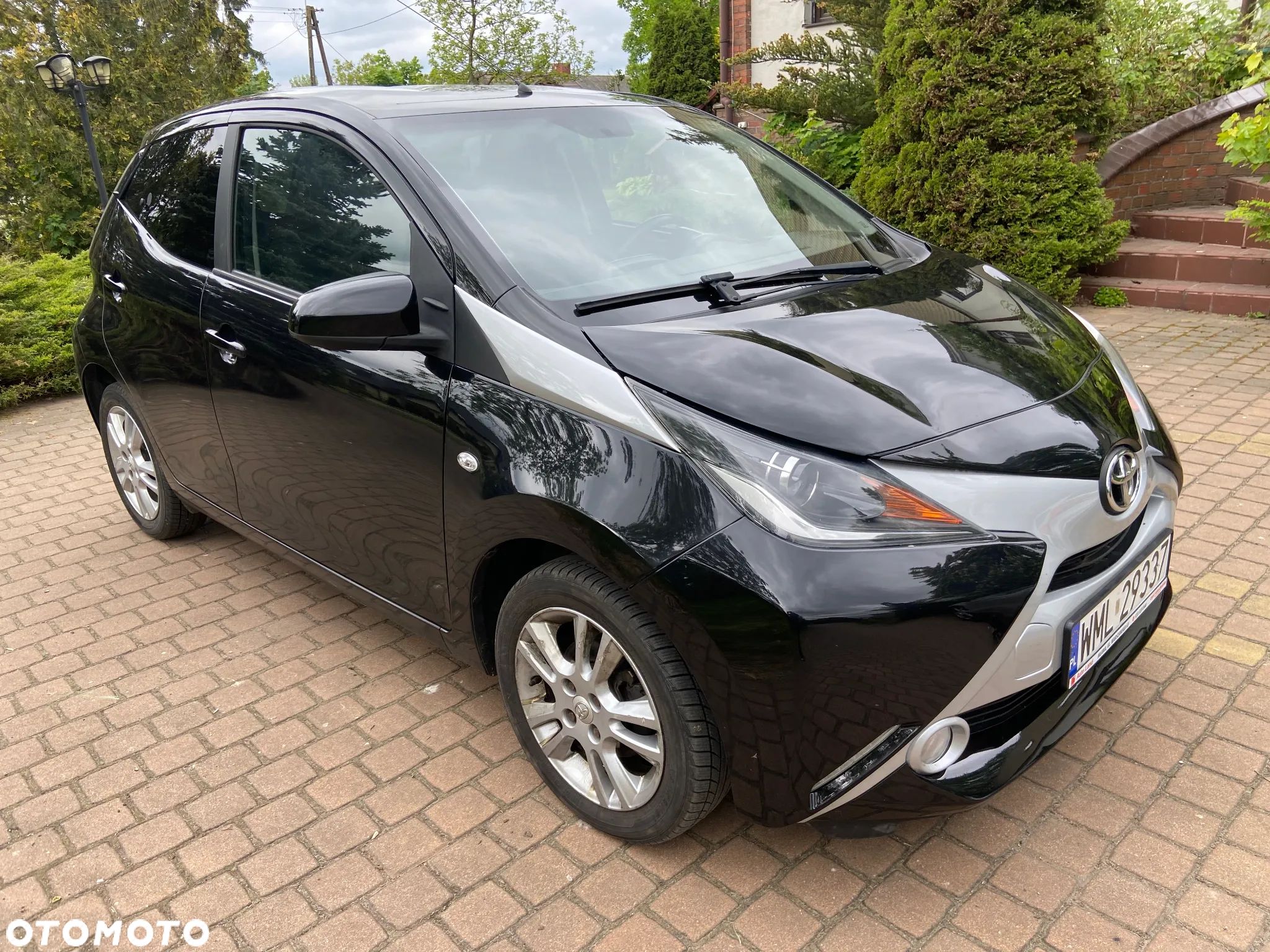 Toyota Aygo x-play touch - 1