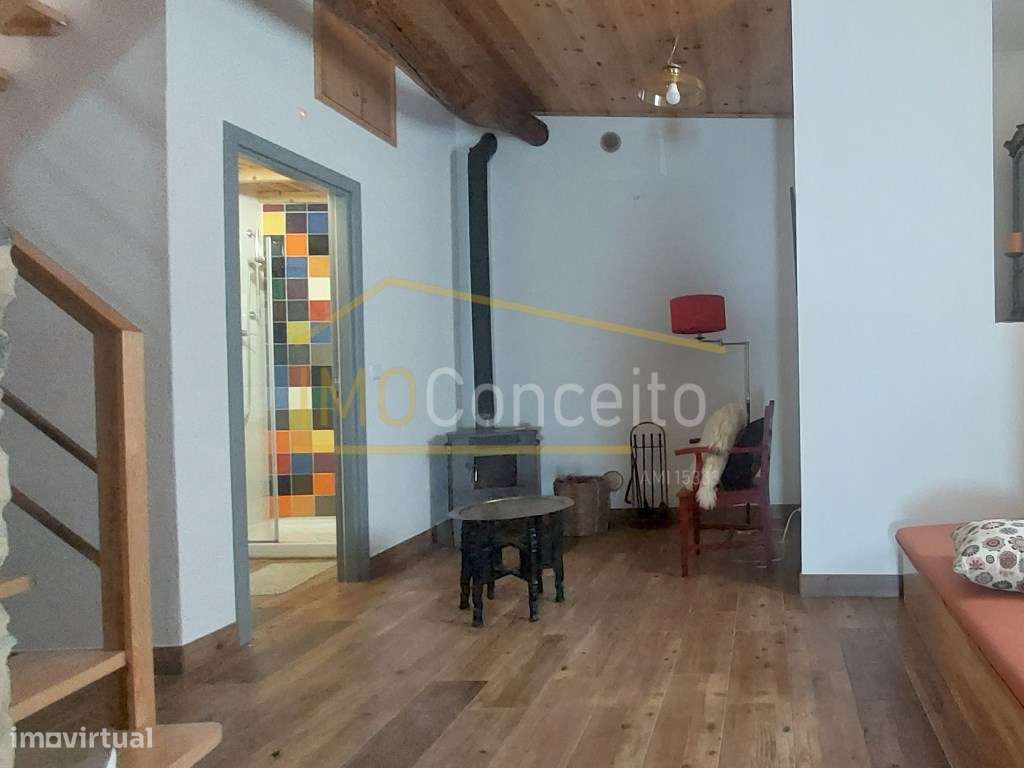 Alojamento local|| Moradia T3|| 2 pisos|| Castanheira de pera||-28
