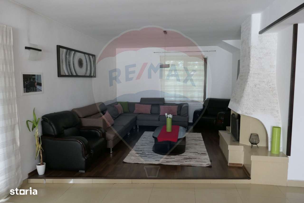 Vilă cu 10 camere de vânzare în zona Centrala - Imagine principală: 5/20