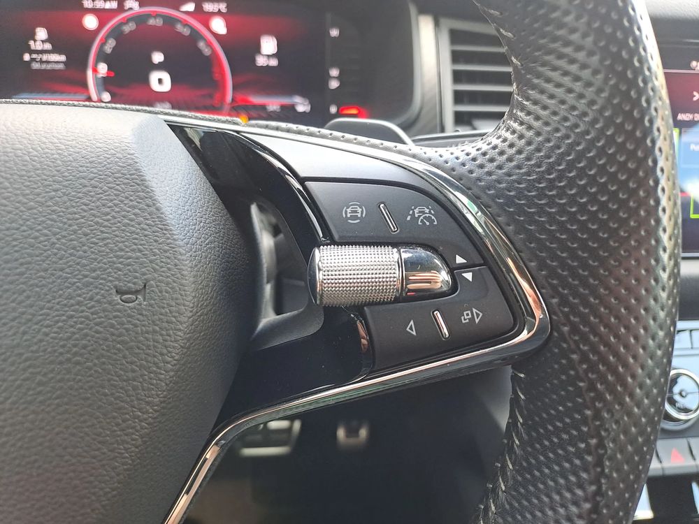 SKODA KODIAQ Sportline Park Asist Rolety 230V 1.5TSI 150KM DSG Salon PL ASO