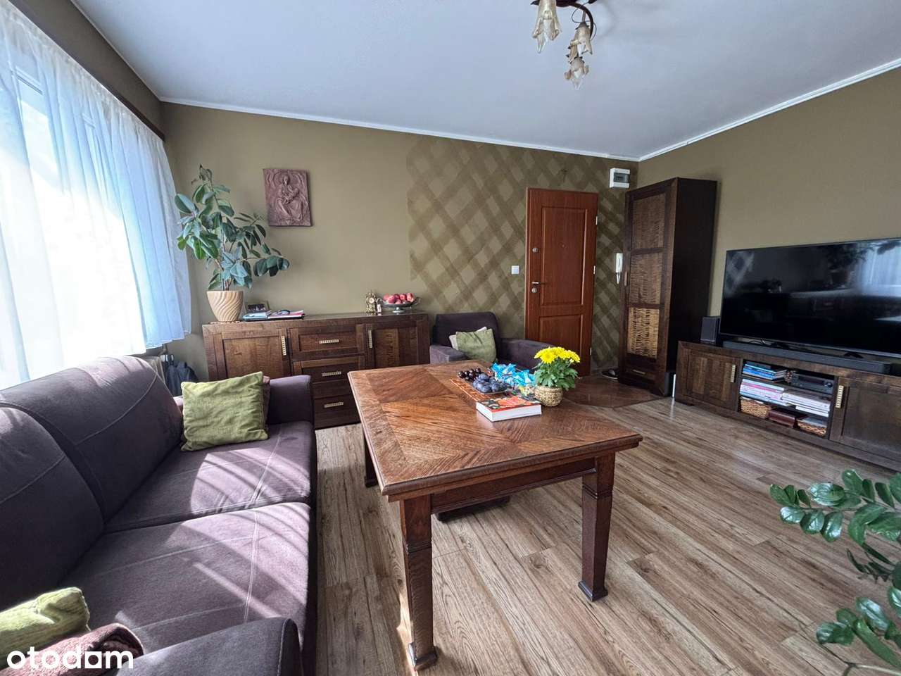 2 pok. balkon, piwnica, miejsce parkingowe, dobra lokalizacja-0