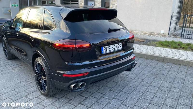 Porsche Cayenne S Diesel Platinum Edition - 4