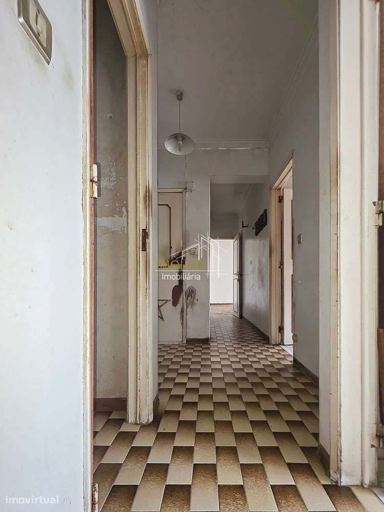 Apartamento T2 com varanda-22