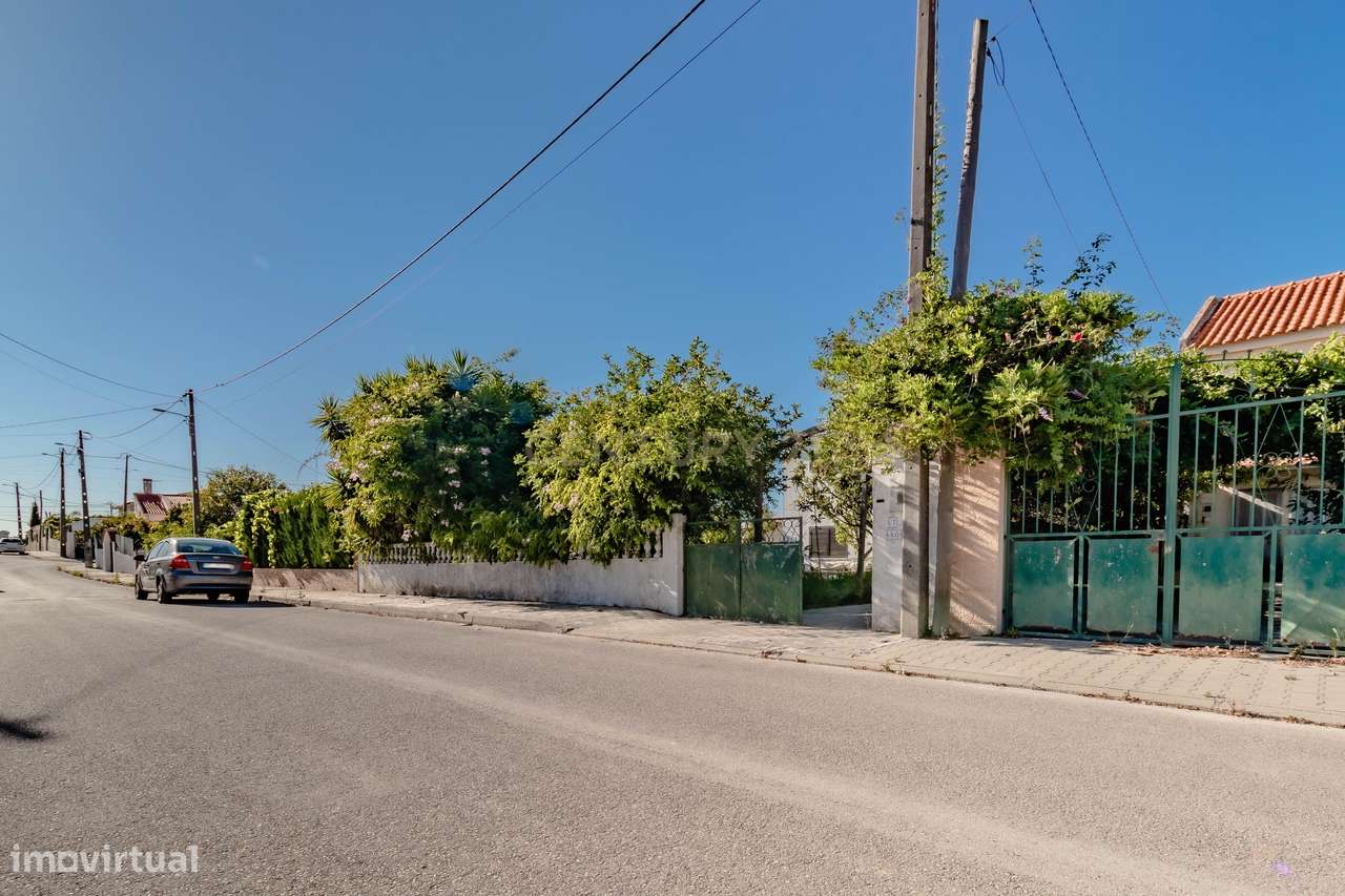 Casa T2 em Fernão Ferro, Seixal - Oportunidade Única!-30