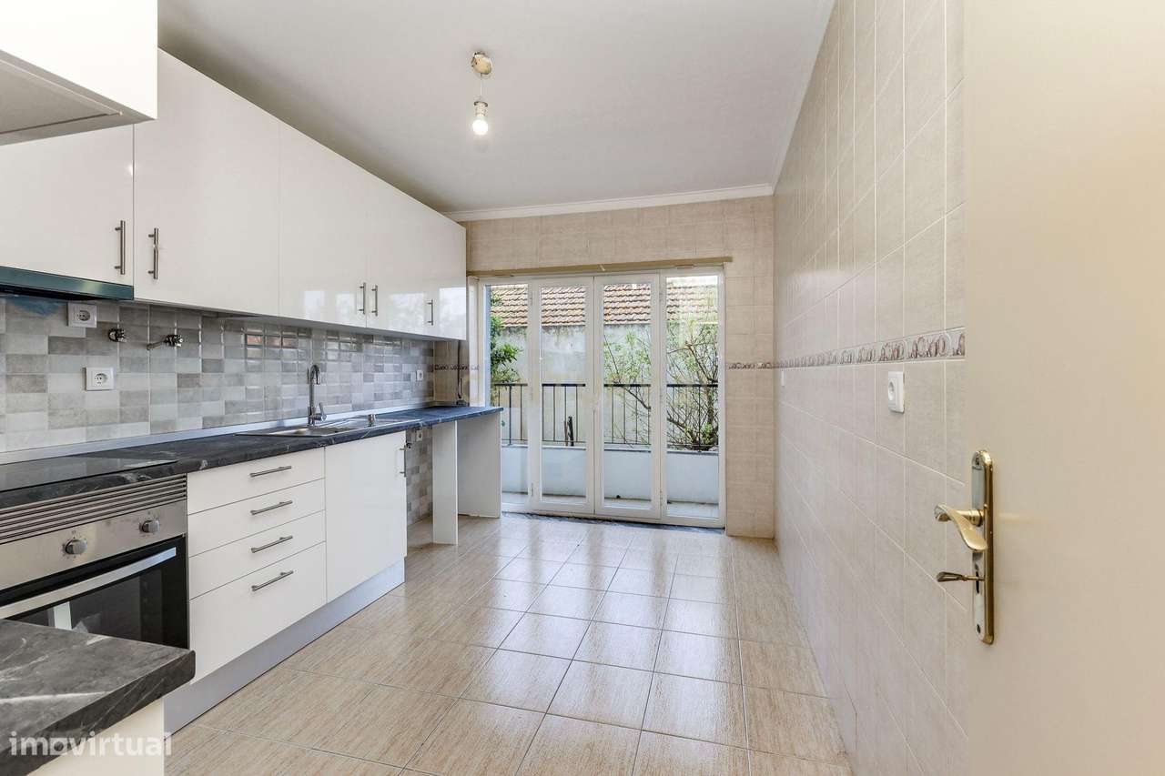 T2 RENOVADO NA SOBREDA - Grande imagem: 4/24