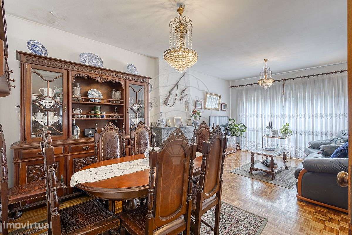 Moradia T5 para venda-4