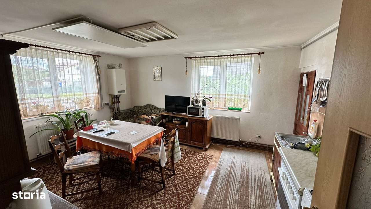 De vanzare – Casa spatioasa in Gura Raului, Sibiu - Imagine principală: 4/20