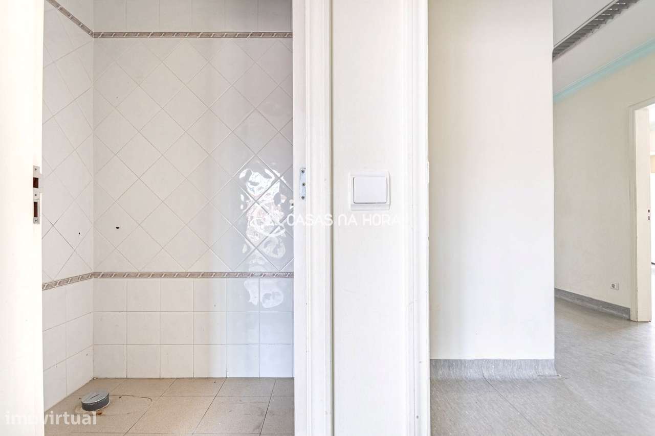 Andar de Moradia  convertida em clínica | Potencial para habitação ...-21