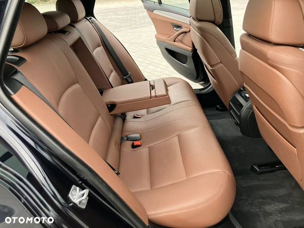 BMW Seria 5 530d xDrive Touring Sport-Aut Luxury Line - 19