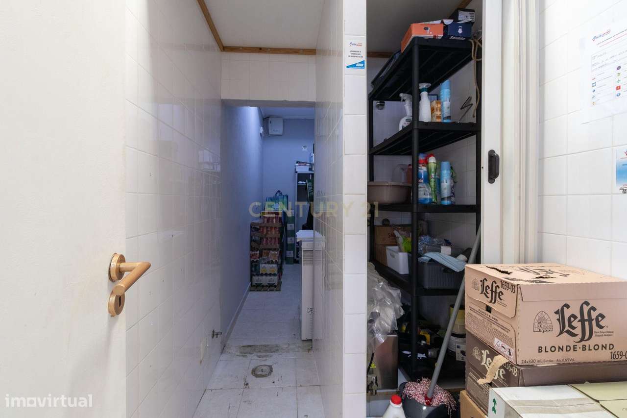 O único Trespasse da Torre da Marinha – Espaço de Restauração com Cari-18