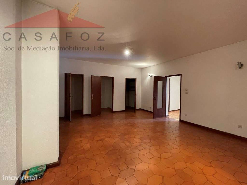 Venda Moradia T6 no Bairro dos Músicos-30