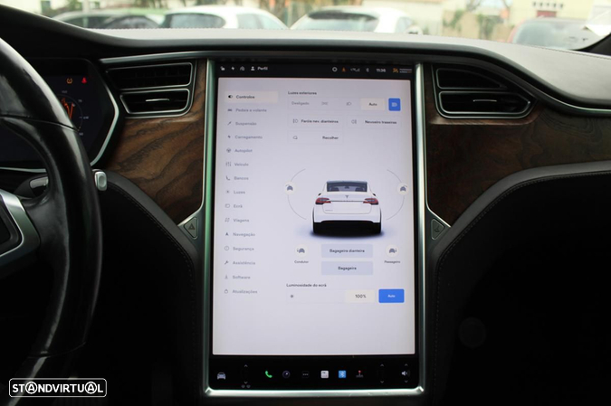 Tesla Model X 100D - 29