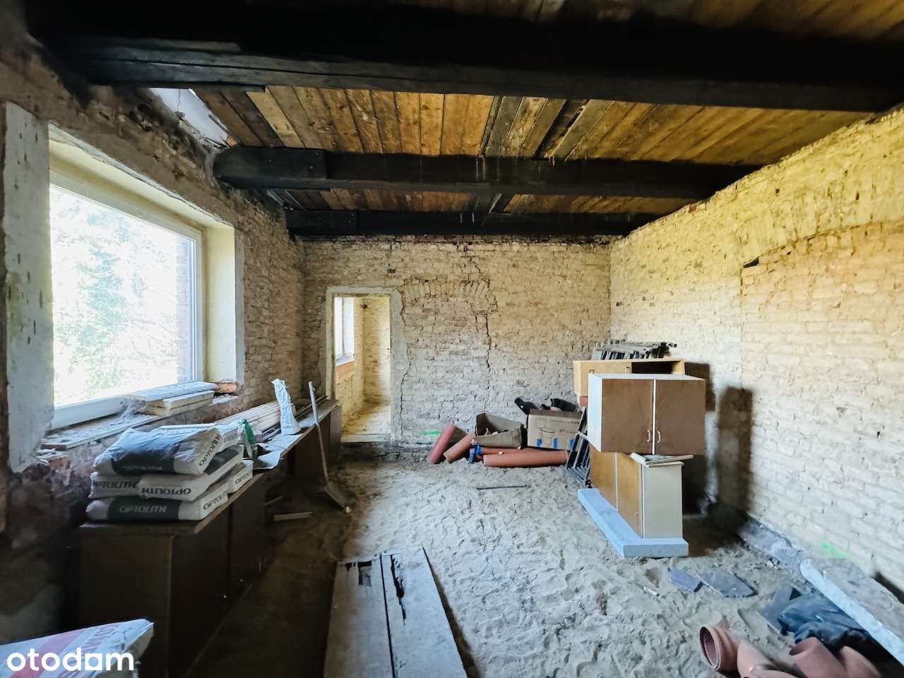 Klimatyczny dom z cegły z koncepcją adaptacji-15