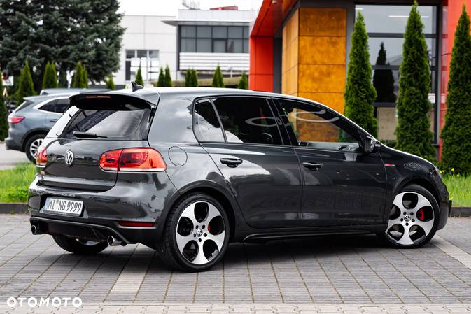 Volkswagen Golf VI 2.0 TSI GTI DSG - 16