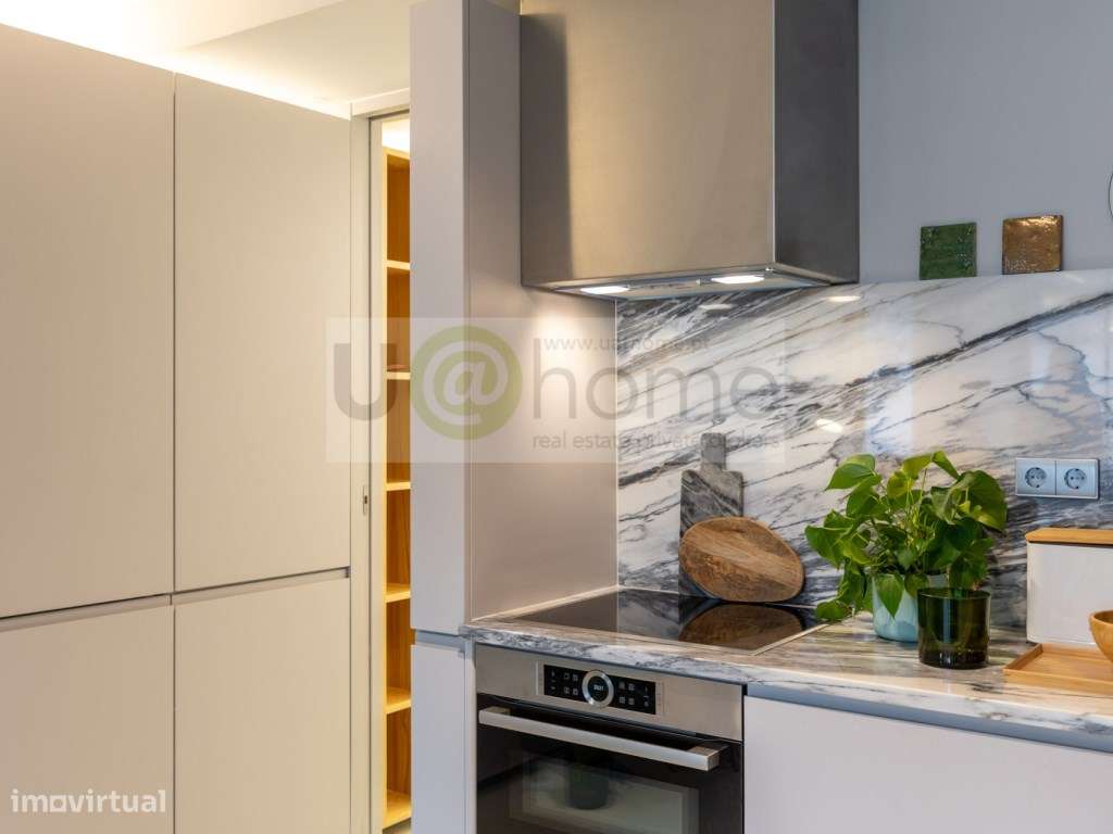 Estúdio em condomínio com piscina na avenida da Liberdade-3