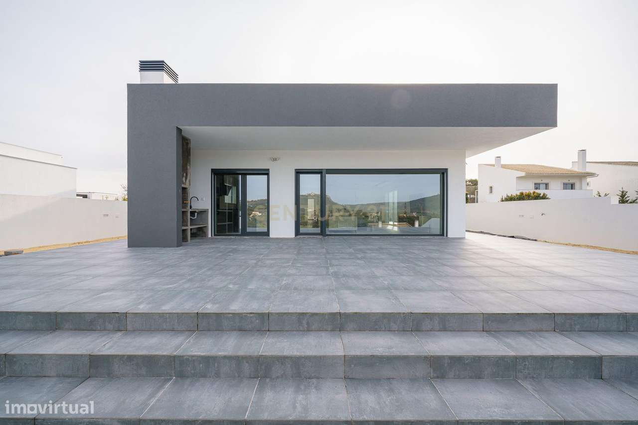 Moradia T3 Térrea a estrear com piscina e vista Serra-Setúbal - Grande imagem: 4/41