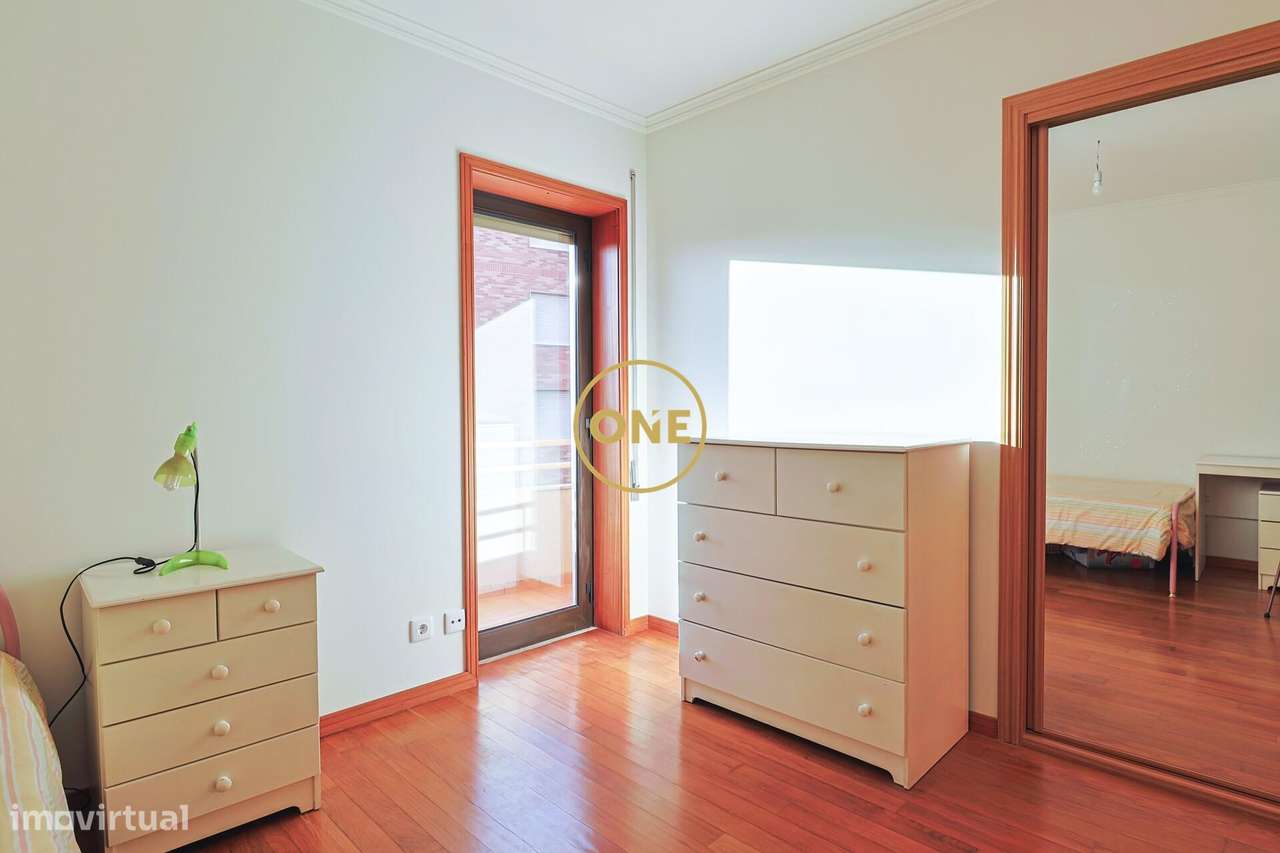 Excelente Apartamento T3 + 1 Escritório no Centro da Trofa!-21