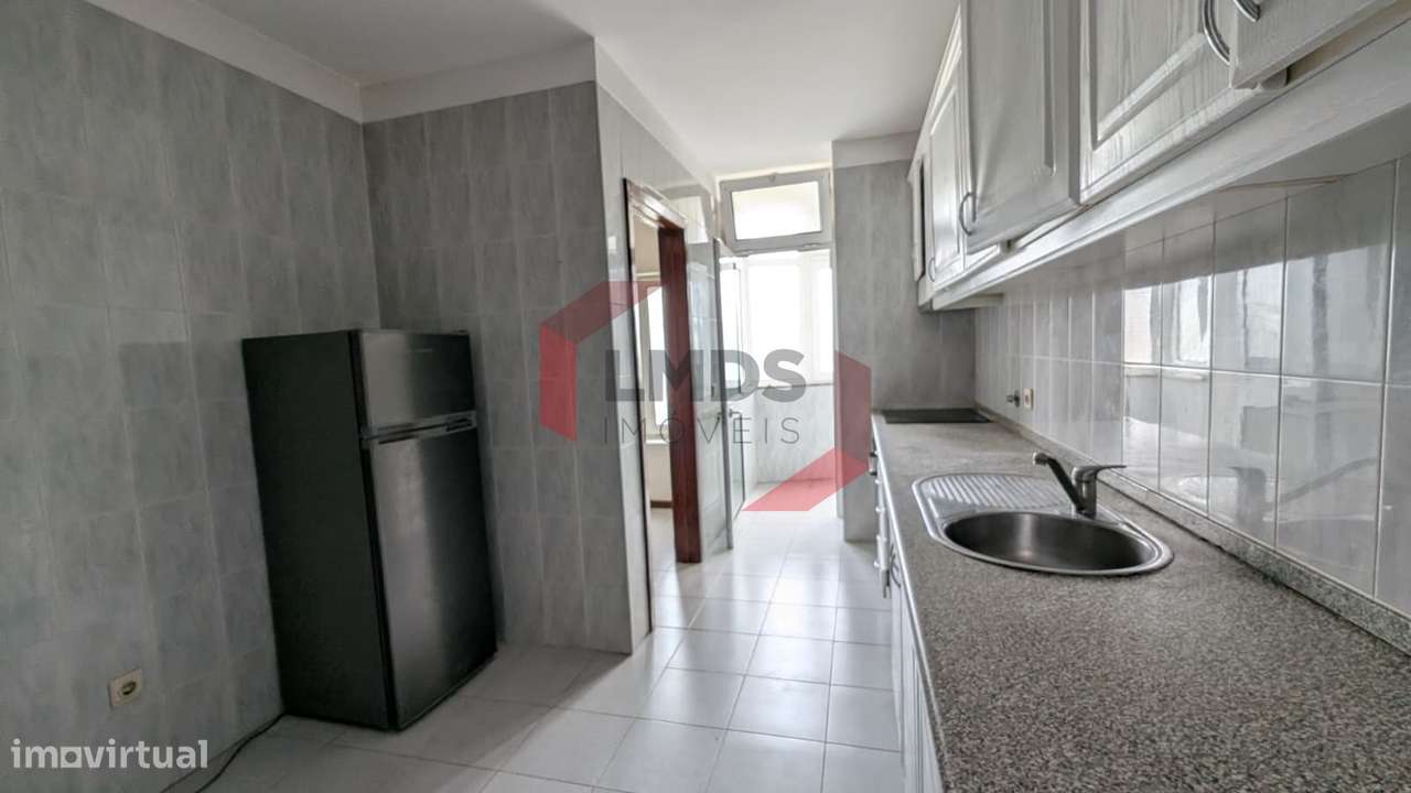 Apartamento T1+1 Valbom Centro-9