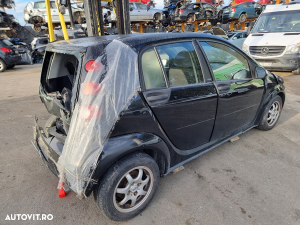 timonerie bara fata armatura capota trager calandru grile ceasuri plansa de bord Smart ForFour motor 1.5dci 68cp dezmembrez - 3