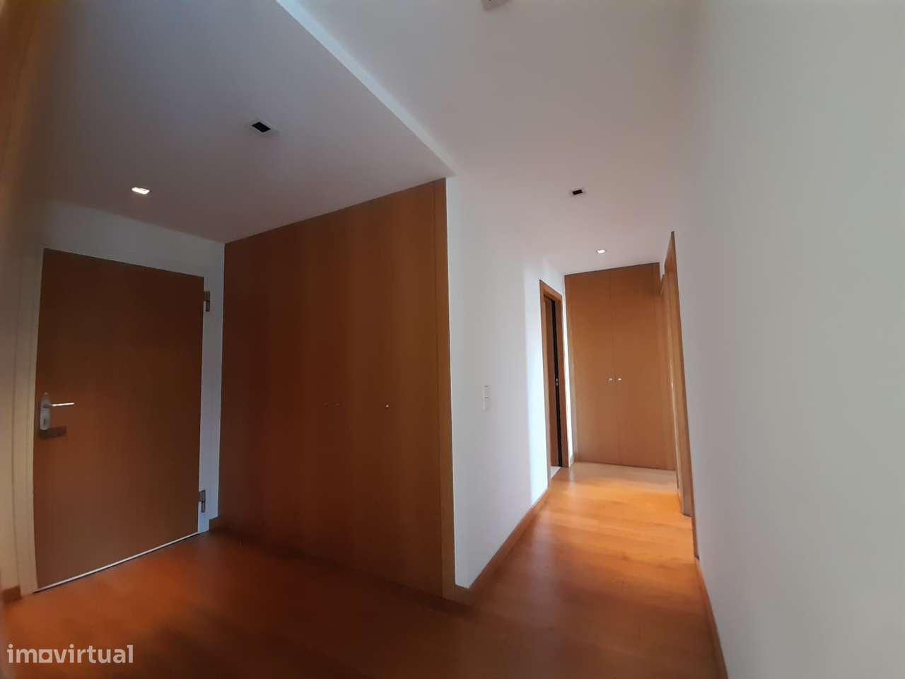 T2 Com Varanda e Garagem Junto ao Hosp São João e Polo Universitário - Grande imagem: 5/29