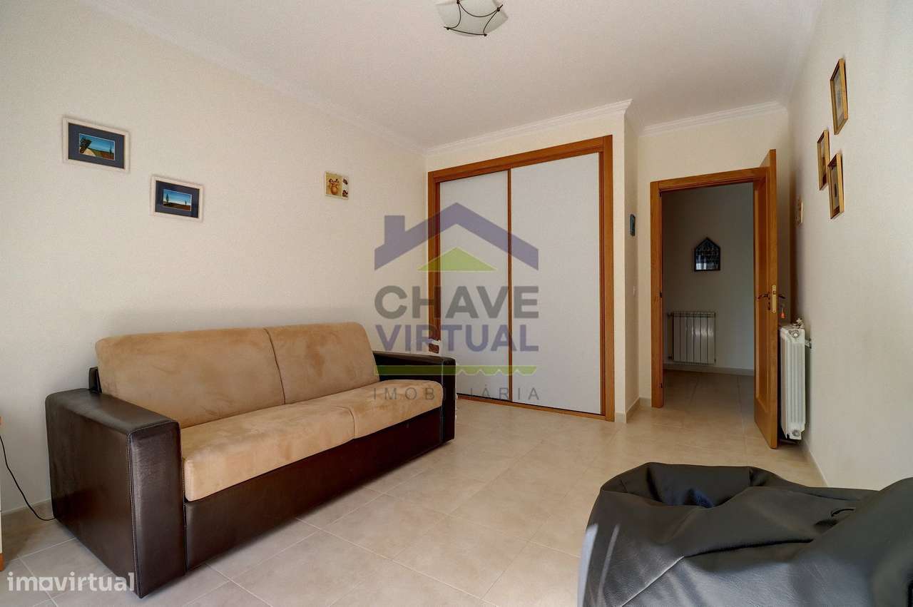 Apartamento T3 com Garagem e Arrecadação - Centro Lourinhã-11