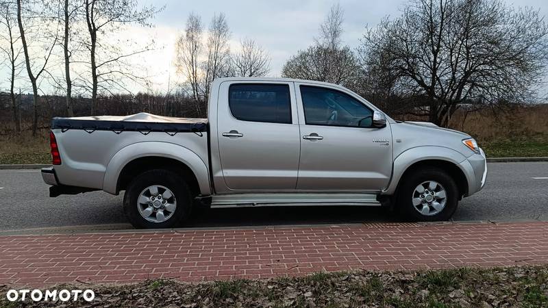 Toyota Hilux 2.5 D-4D DLX - 7