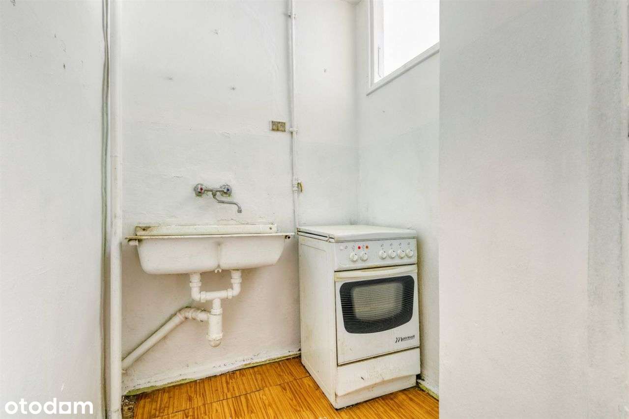 Przestronna Kawalerka na granicy Śródmieścia.-4