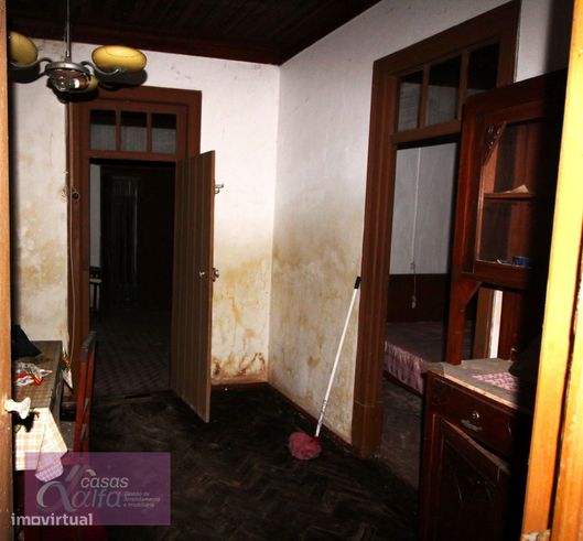 Moradia para reconstruir com terreno em Coimbrão-19