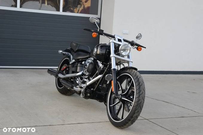 Harley-Davidson FXSB Breakout - 13