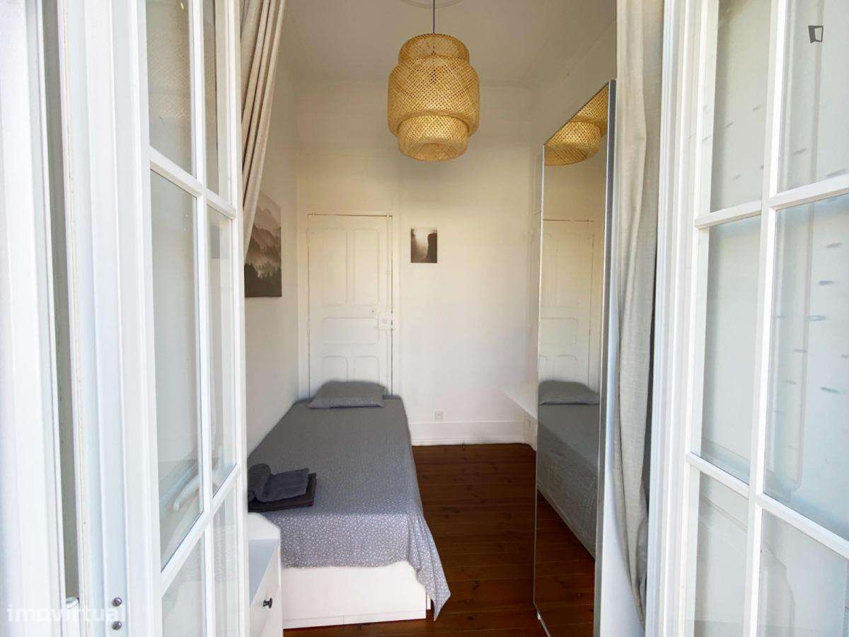Quarto - localizado em Rato Lisbon - Grande imagem: 4/6
