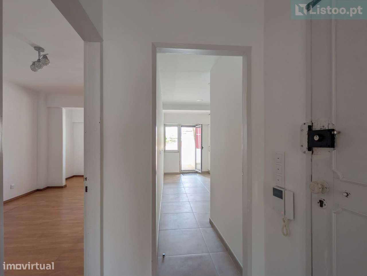 T2 Alvalade com Terraço e Garagem-10