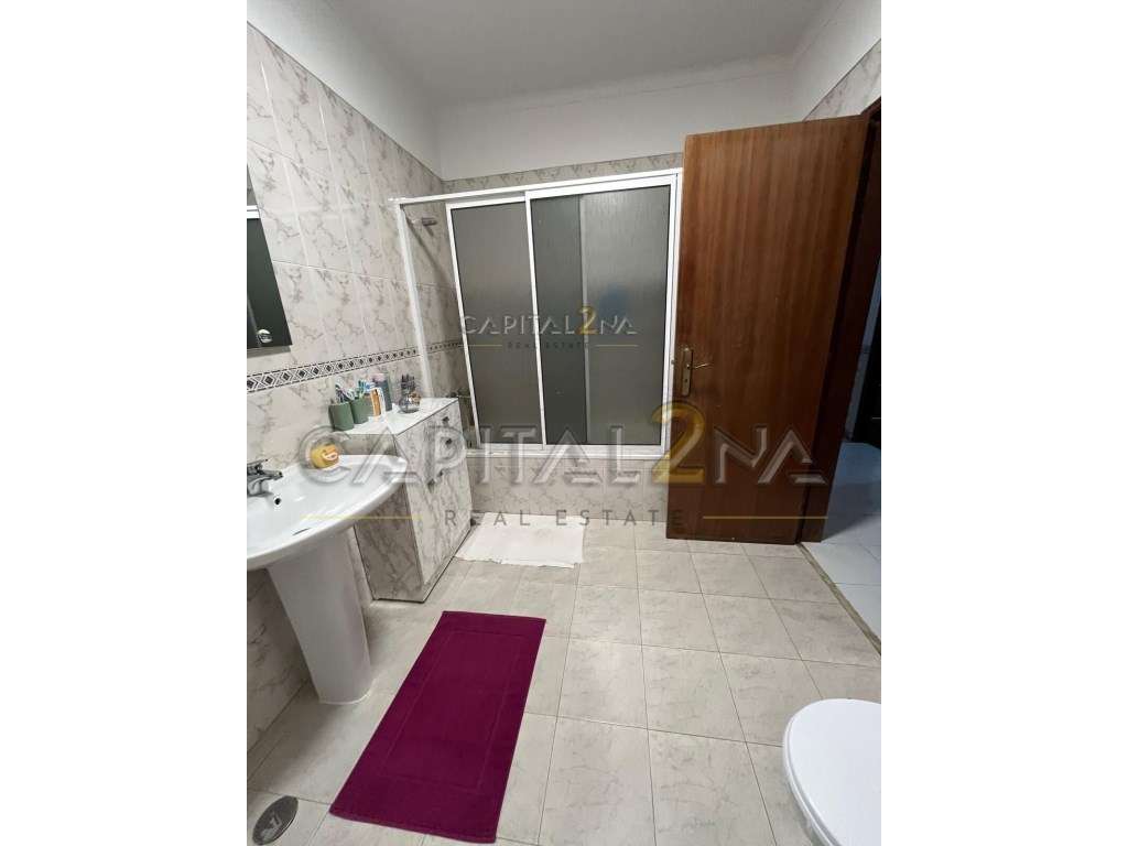 Prédio 4 Apartamentos T3 + Loja e ArmazémPrédio 4 Apartamentos T3 +...-28