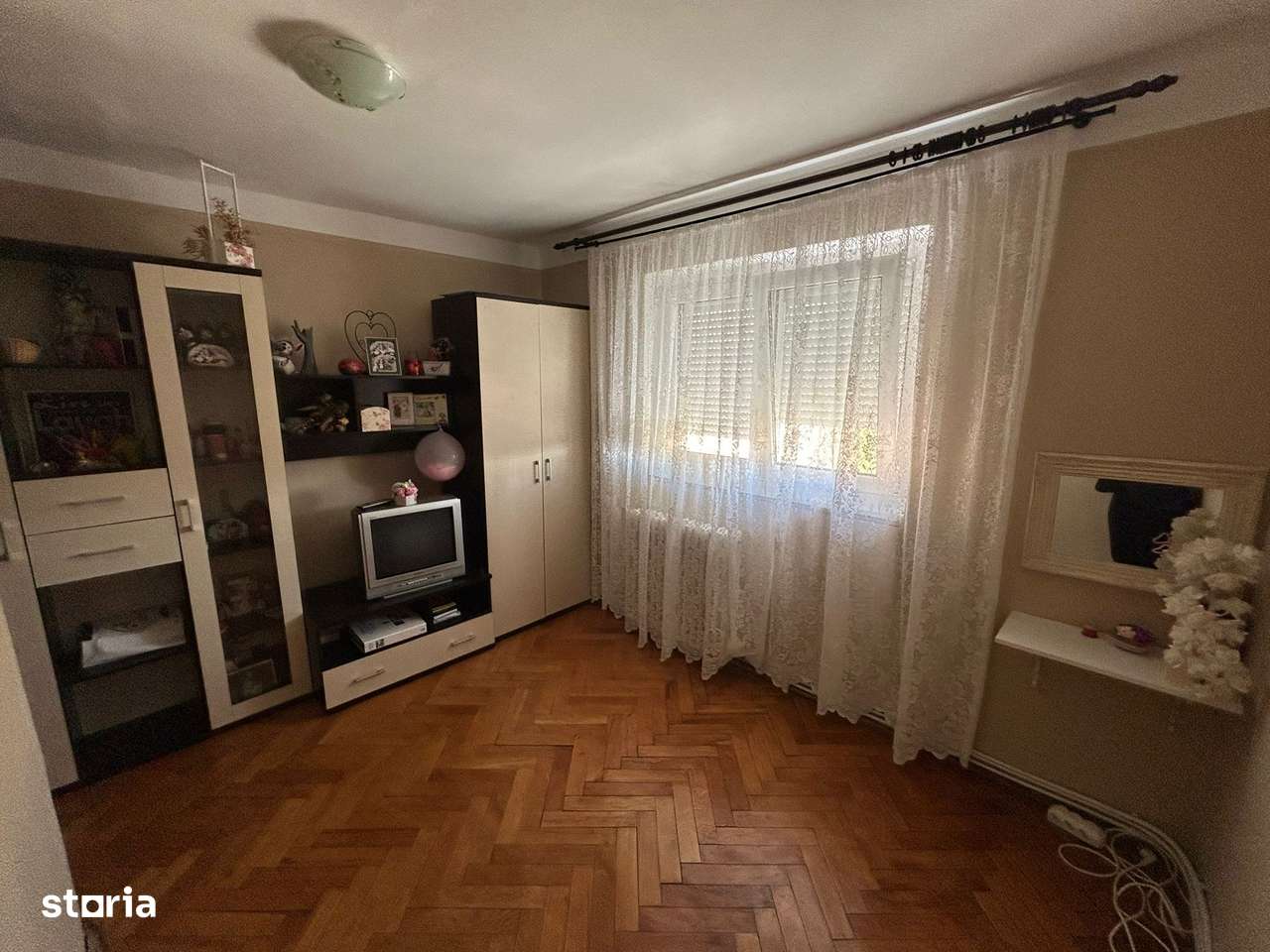 Apartament 3 camere, decomandat - zona Cetate-5